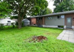 2151-B Lambeth Walk, Ottawa, Ontario, Canada, 3 Bedrooms Bedrooms, ,1 BathroomBathrooms,Multi-Family,For Rent - Lower Unit,Lambeth Walk,1014